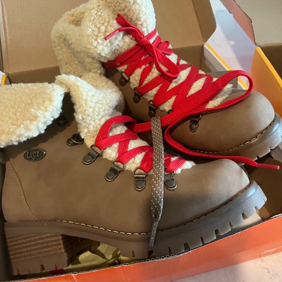 2 pair brand new In Box Lugz boots size 8 selling both together - Picture 4 of 4
